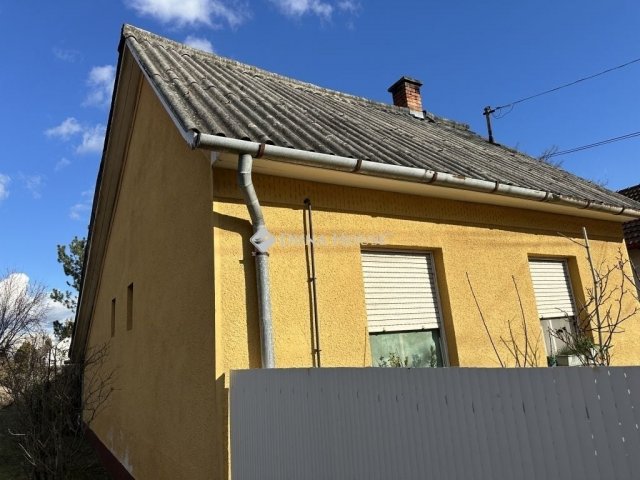 Eladó családi ház, Lakitelken 22.5 M Ft, 2 szobás