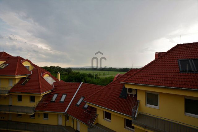 Eladó téglalakás, Dunakeszin 125 M Ft, 4 szobás