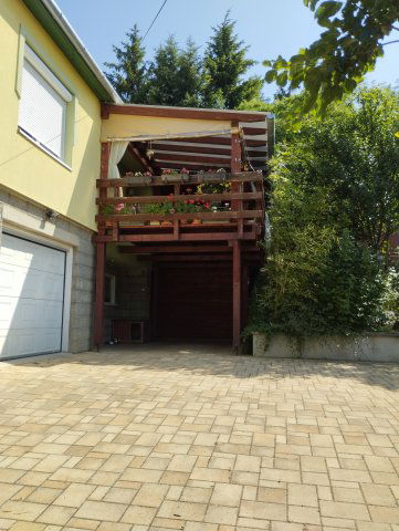 Eladó családi ház, Bakonyszentkirályon 99.999 M Ft, 5 szobás