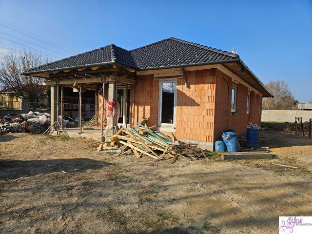 Eladó családi ház, Sződön 114 M Ft, 4 szobás