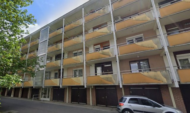 Eladó téglalakás, Szolnokon 22 M Ft, 2+1 szobás