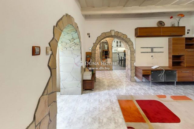 Eladó családi ház, Mendén 153 M Ft, 4 szobás