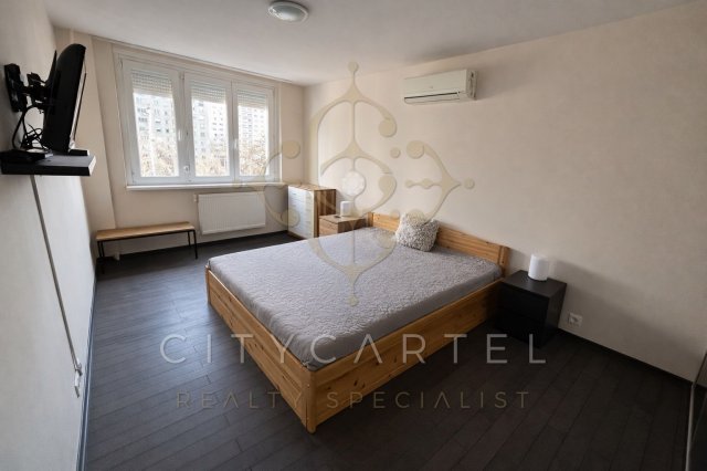 Eladó panellakás, Budapesten, III. kerületben 79.5 M Ft