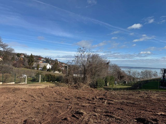 Eladó telek, Balatonalmádiban 99 M Ft / költözzbe.hu