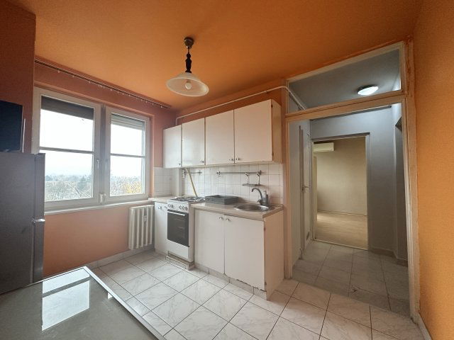 Kiadó panellakás, albérlet, Gyulán 80 E Ft / hó, 1 szobás