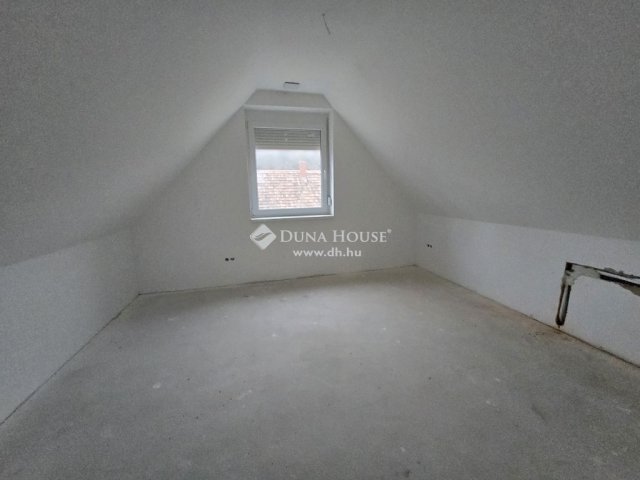 Eladó családi ház, Aranyosgadányban 98 M Ft, 7 szobás