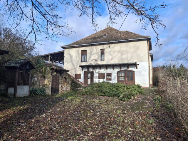 Eladó családi ház, Bodán 74.99 M Ft, 10 szobás