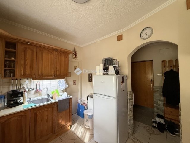 Eladó családi ház, Szigetszentmiklóson 102 M Ft, 4 szobás