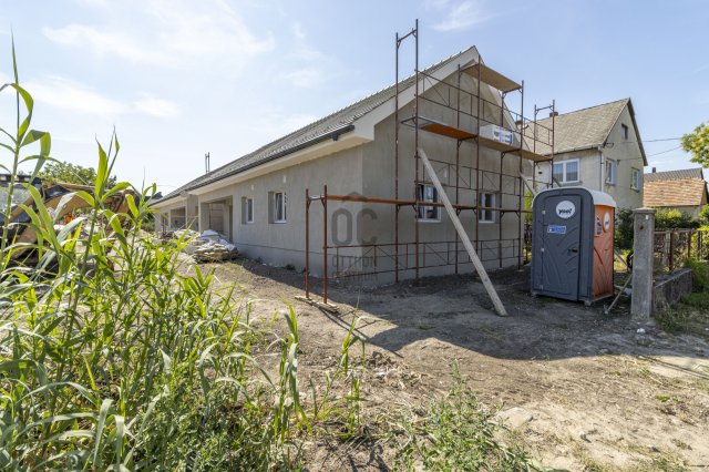 Eladó családi ház, Fehérvárcsurgón 83.3 M Ft, 5 szobás