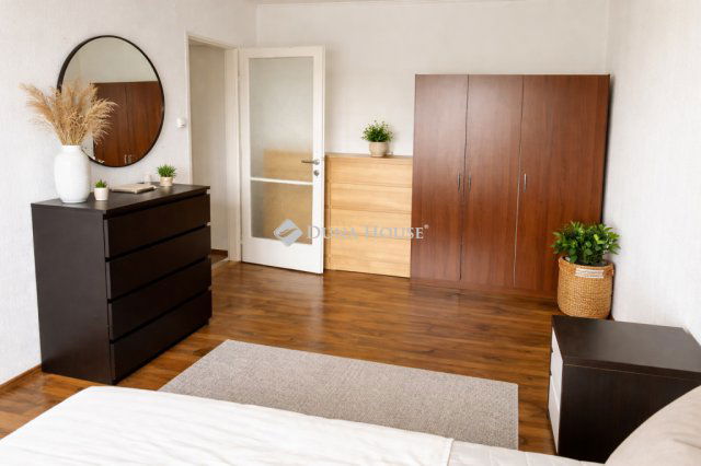 Eladó panellakás, Budapesten, XI. kerületben, Etele úton 77 M Ft