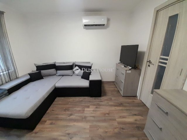 Eladó családi ház, Békéscsabán 15.5 M Ft, 1 szobás