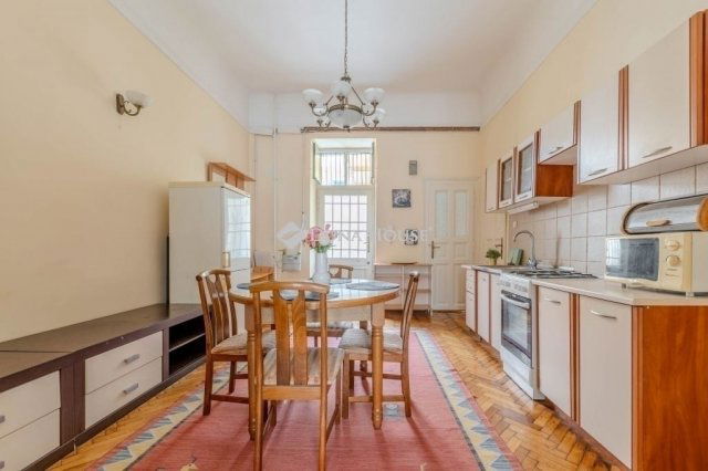 Eladó téglalakás, Budapesten, VIII. kerületben 139 M Ft