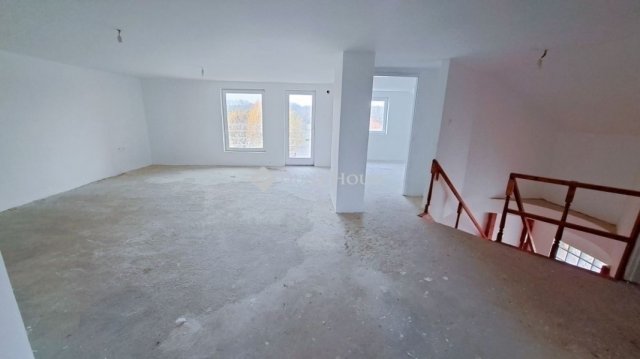 Eladó családi ház, Turán 89 M Ft, 7 szobás