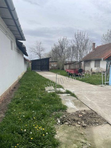 Eladó ikerház, Békéscsabán 22 M Ft, 2 szobás