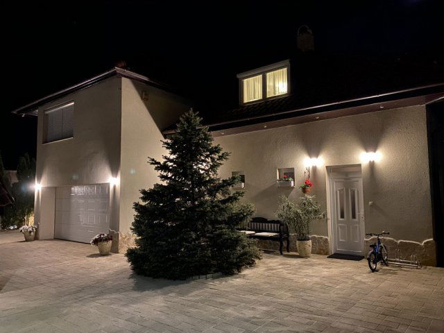 Eladó családi ház, Velencén, Kemping utcában 199 M Ft, 7 szobás