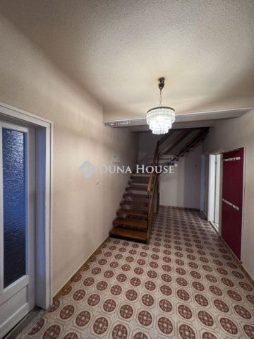 Eladó családi ház, Ceglédbercelen 67 M Ft, 5 szobás