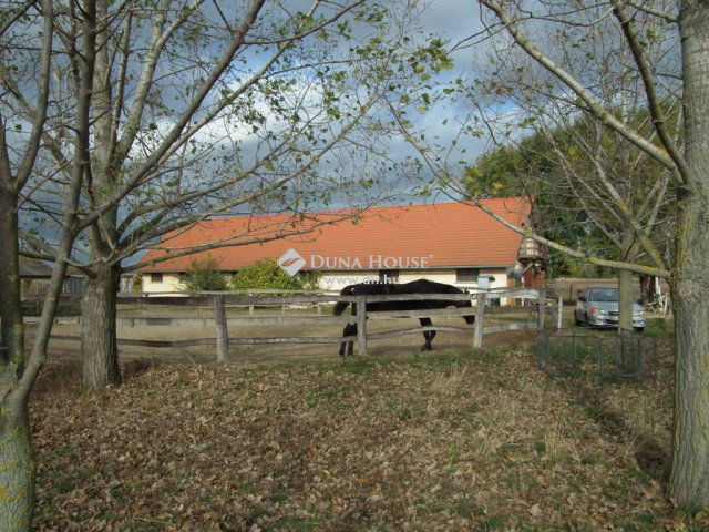 Eladó mezogazdasagi ingatlan, Nagytarcsán 99 M Ft, 1 szobás