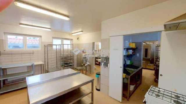 Eladó ipari ingatlan, Fóton 199 M Ft / költözzbe.hu