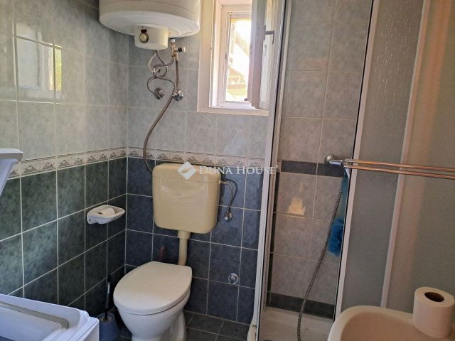 Eladó családi ház, Jászberényben 32 M Ft, 3 szobás