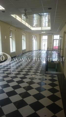 Eladó üzlethelyiség, Veszprémben 79.999 M Ft, 3 szobás