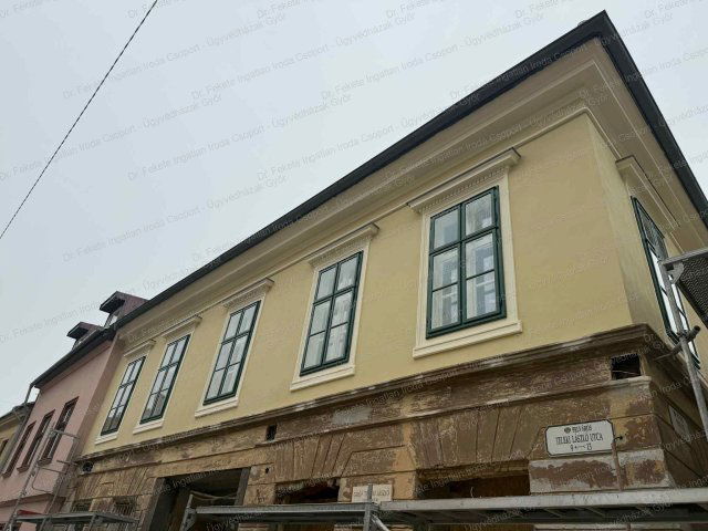 Eladó iroda, Győrött 61.194 M Ft, 2 szobás