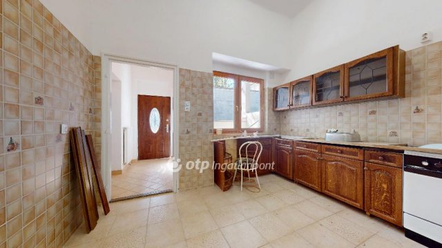 Eladó családi ház, Egerben 98.9 M Ft, 4+1 szobás