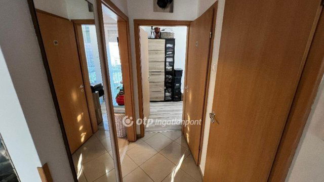 Eladó téglalakás, Egerben 82 M Ft, 3 szobás