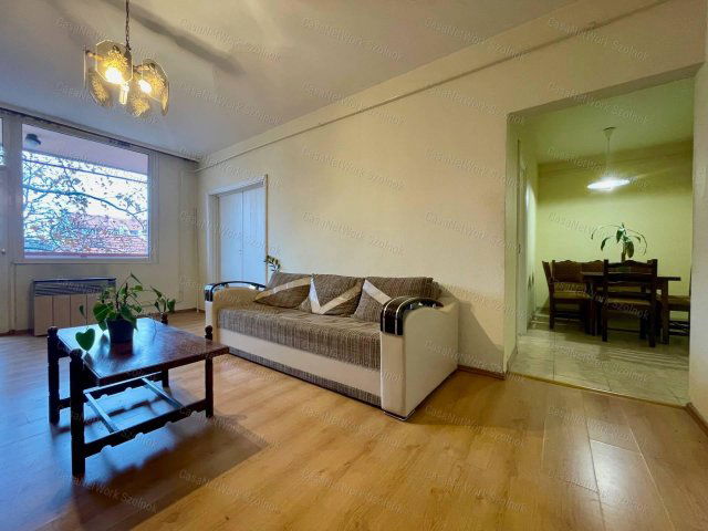 Eladó téglalakás, Szolnokon 45 M Ft, 3 szobás