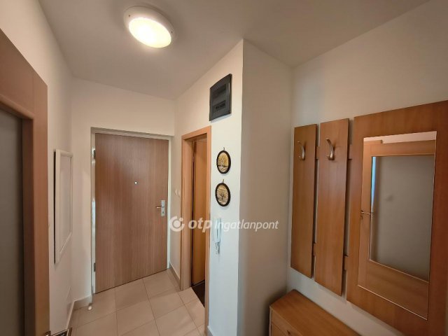 Eladó téglalakás, Siófokon 83 M Ft, 2 szobás