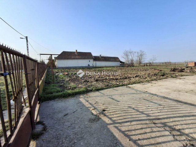 Eladó családi ház, Zsákán, Rákóczi utcában 9.9 M Ft