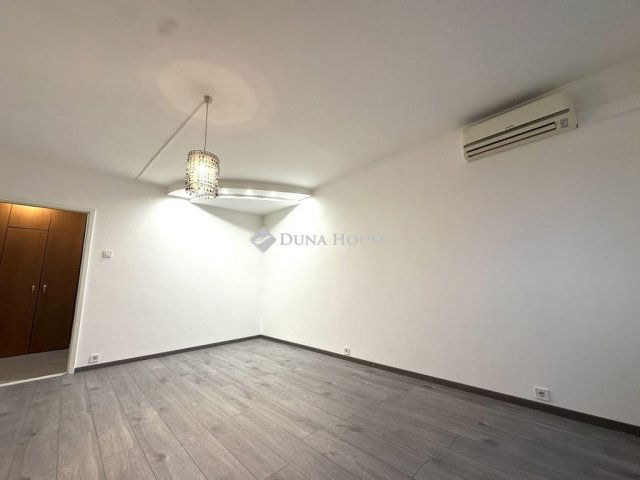 Eladó panellakás, Kecskeméten 47.9 M Ft, 2 szobás