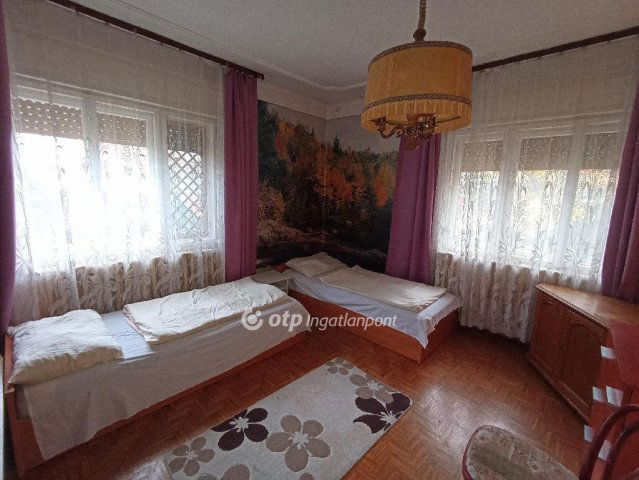 Eladó családi ház, Jászapátiban 34.9 M Ft, 5 szobás
