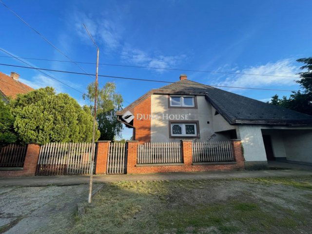 Eladó családi ház, Hatvanban 129 M Ft, 6 szobás