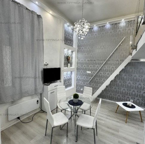 Eladó téglalakás, VI. kerületben, Vörösmarty utcában