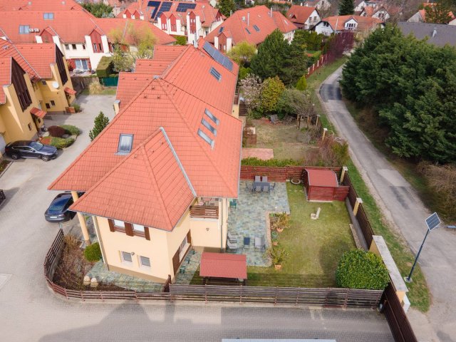 Eladó sorház, Szentendrén 219.99 M Ft, 5 szobás