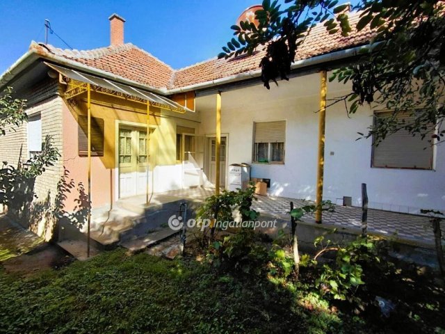 Eladó családi ház, Ecséden 24 M Ft, 2+1 szobás