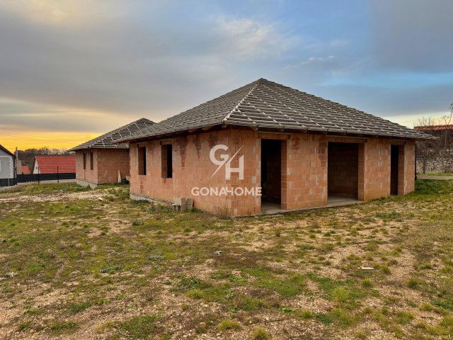 Eladó ikerház, Veszprémben 114.9 M Ft, 5 szobás