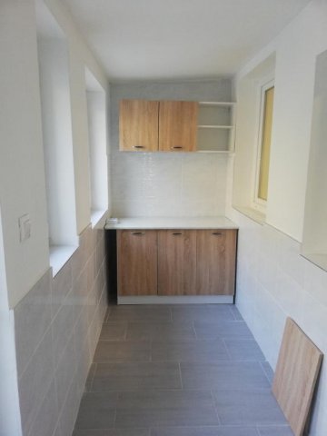 Kiadó téglalakás, albérlet, Komáromban 130 E Ft / hó, 2 szobás