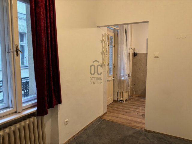Eladó téglalakás, Budapesten, V. kerületben 56.9 M Ft, 1 szobás