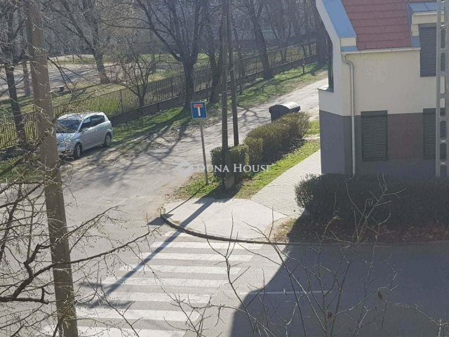 Eladó panellakás, Szegeden 56.9 M Ft, 2 szobás