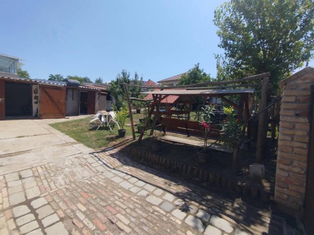 Eladó családi ház, Baján 37.99 M Ft, 2+1 szobás