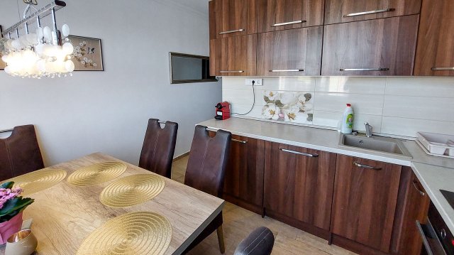 Eladó panellakás, Debrecenben, Derék utcában 82 M Ft, 3+1 szobás