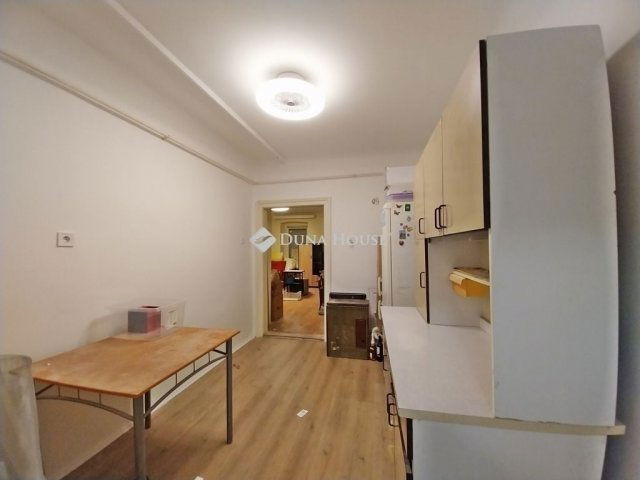 Eladó téglalakás, Szegeden 57.9 M Ft, 2 szobás