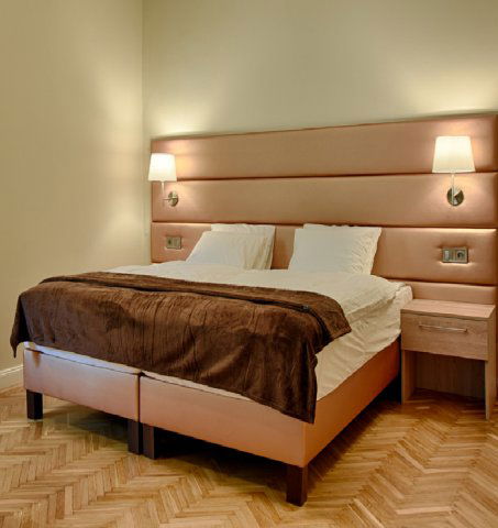 Kiadó téglalakás, albérlet, VII. kerületben, Dohány utcában