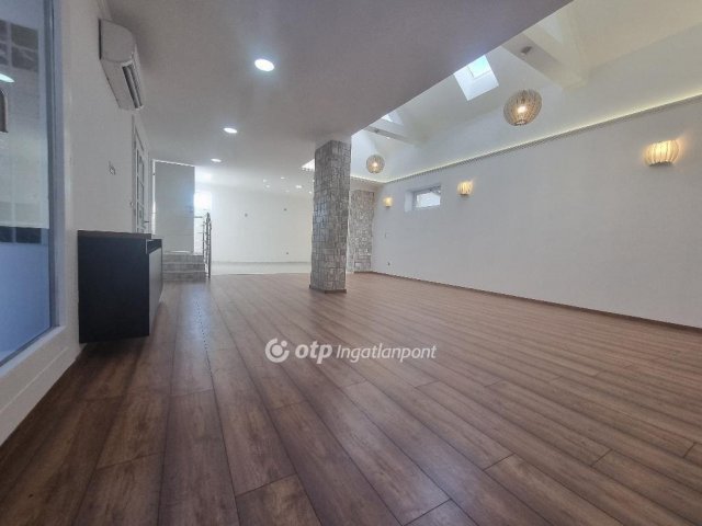 Eladó családi ház, Pápán 119 M Ft, 3+1 szobás