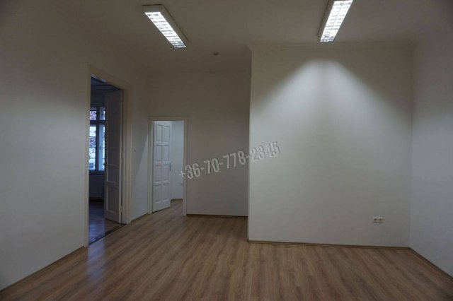 Kiadó iroda, Békéscsabán, Andrássy úton 870 E Ft / hó
