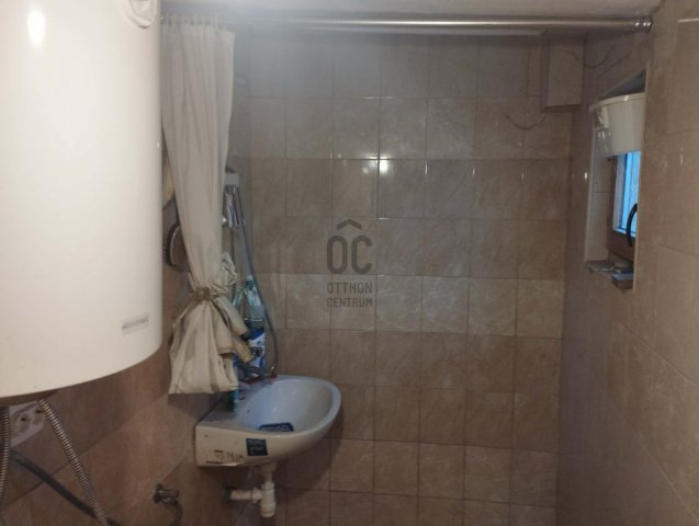 Eladó családi ház, Dunakeszin 55 M Ft, 2 szobás