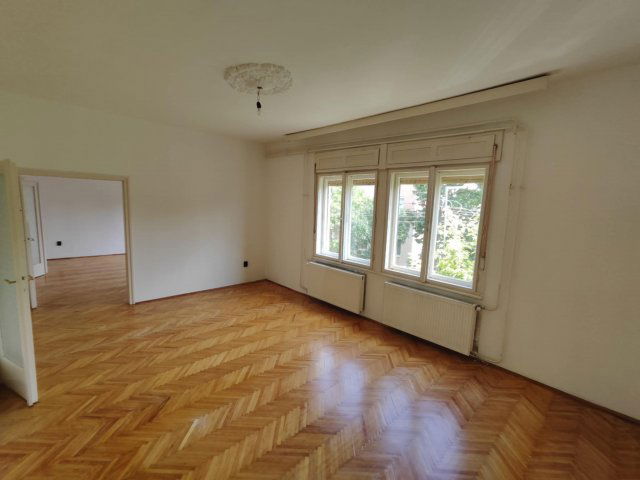 Eladó téglalakás, Szegeden 58.5 M Ft, 3 szobás