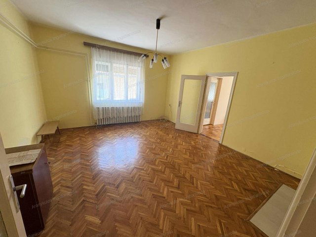Eladó családi ház, Gyulán 42.9 M Ft, 2 szobás