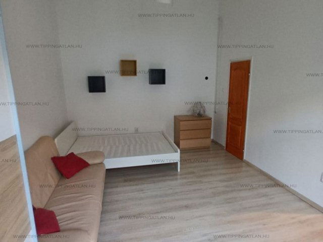 Eladó téglalakás, Budapesten, VI. kerületben 44.7 M Ft, 1 szobás